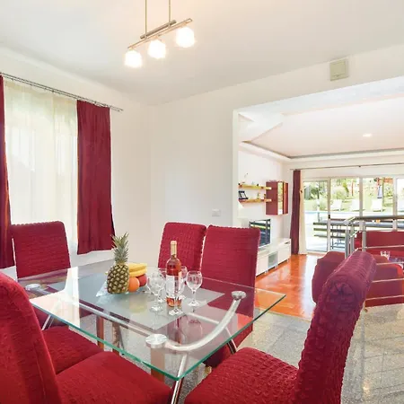 Beautiful Home In Sinj Sinj