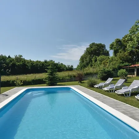 Ferienhaus Beautiful Home In Sinj