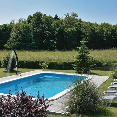 Beautiful Home In Sinj * Sinj